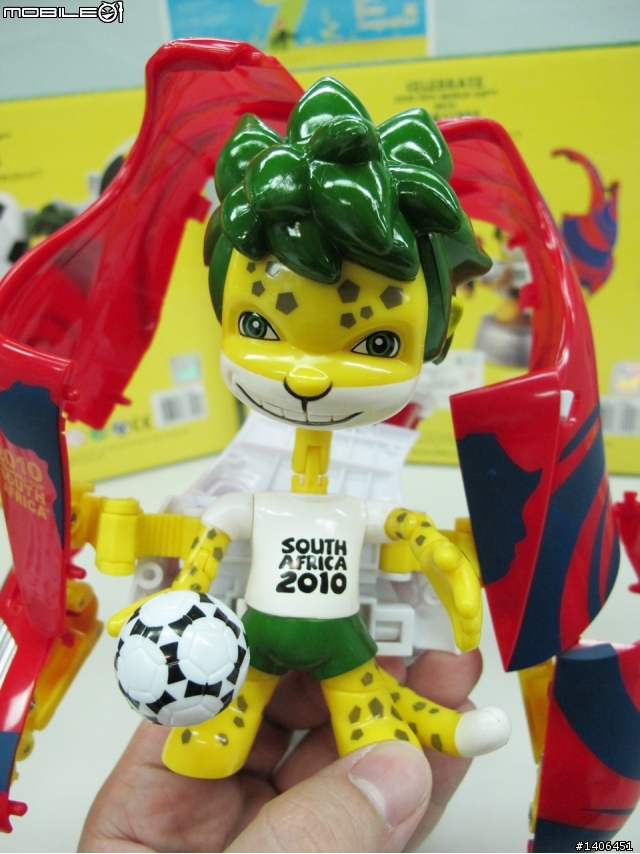 [開箱]世界盃FIFA變形公仔 分享文