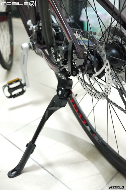有著公路車大腳的登山車－GIANT ROAM1