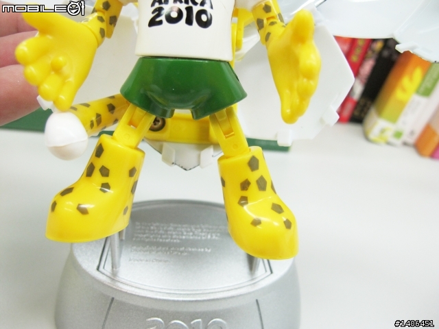 [開箱]世界盃FIFA變形公仔 分享文