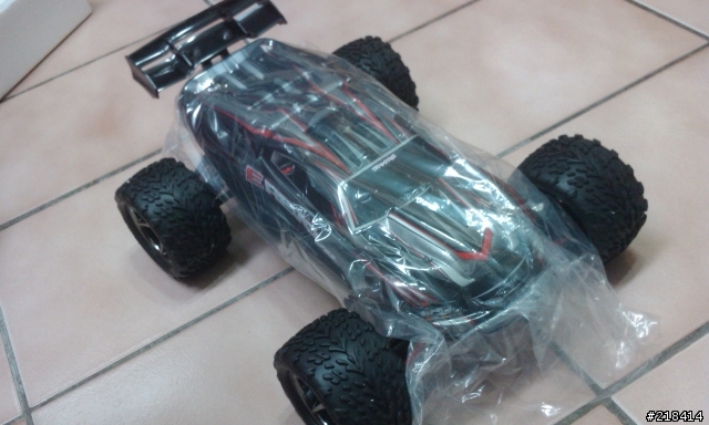 TRAXXAS 1/16 E-REVO 小開箱 5/6更新