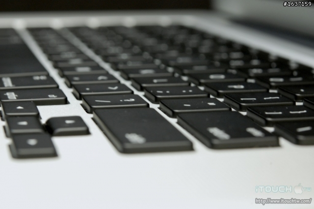 [分享]開箱文-MacBook Pro 15" i7 霧面螢幕