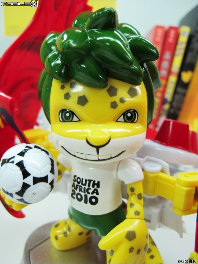 [開箱]世界盃FIFA變形公仔 分享文
