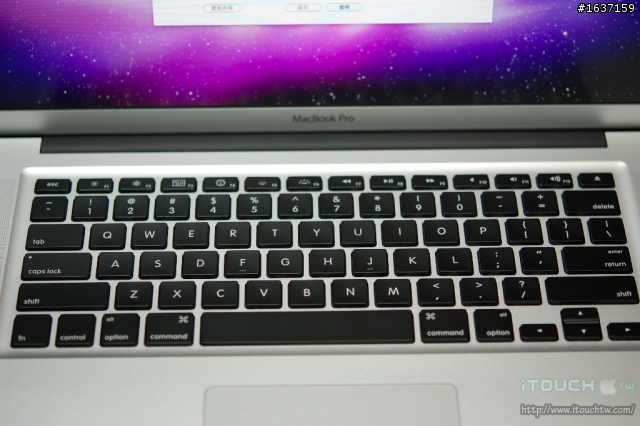[分享]開箱文-MacBook Pro 15" i7 霧面螢幕