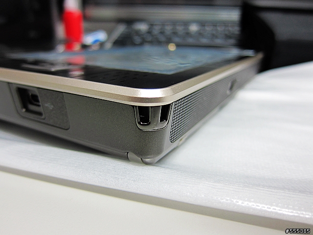 [更新]高CP值UMPC-R2BH80000(R2E)-簡易開箱-外加3.5網卡韌體更新