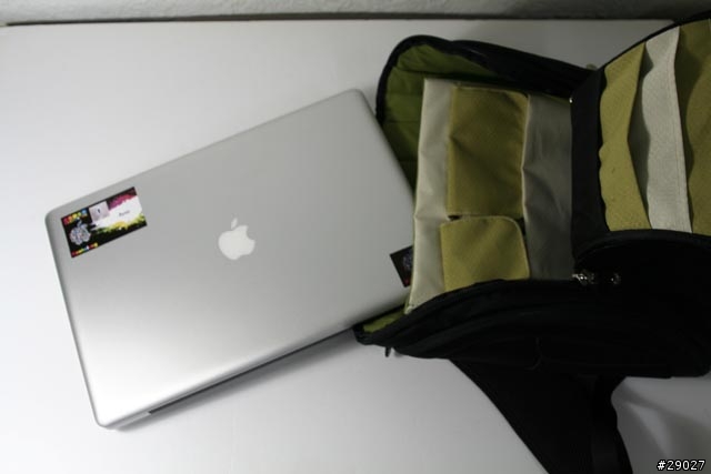 [分享]我的MBP17"的新家～Booq-Boa Squeeze