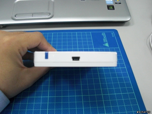 [新手不專業開箱]GIGABYTE Anvil PI GZ-PM640-W0R 2.5吋 640G 外接硬碟