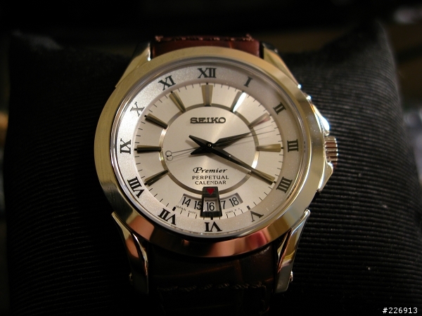 (分享)SEIKO Premier 經典萬年曆 SNQ105J1 皮帶款