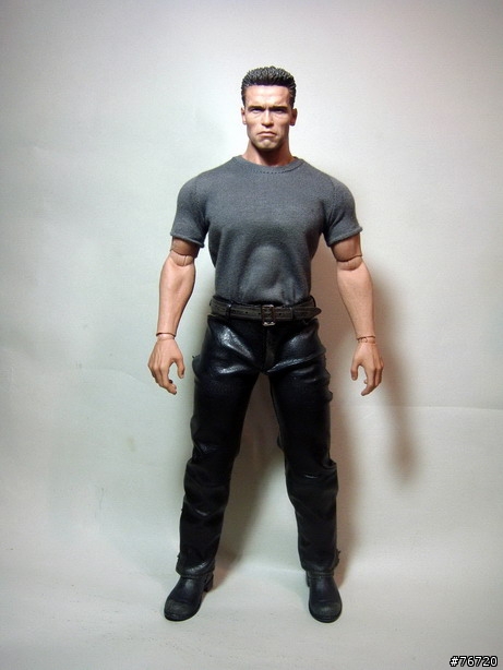Hottoys 魔鬼終結者2  T-800 阿諾人偶 - 開箱分享