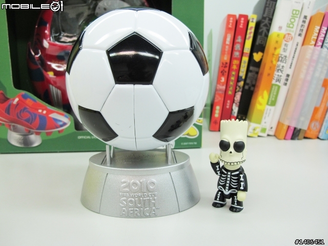 [開箱]世界盃FIFA變形公仔 分享文