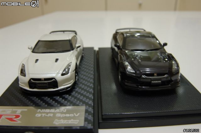 1/43 的 EBBRO 與 HPI 的比較圖