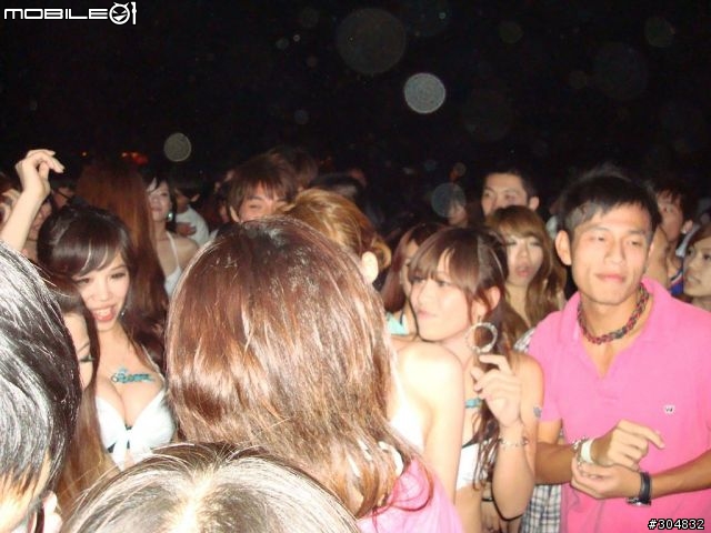 [遊記]遲來的遊記-2010.4.3~4-墾丁愛派網比基尼派電音派對(圖超多)