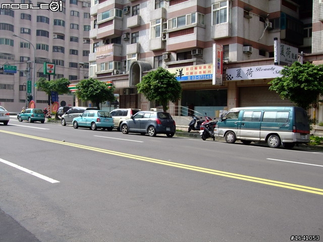 台北有錢沒地方停車,我可是有位置我也不停勒,,怎樣