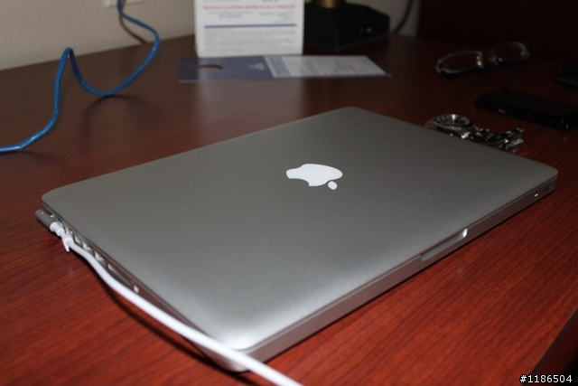 我也不等啦>___<   MBP13" 快速開箱!