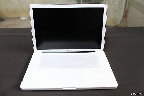 終於輪到我PO開箱文了..15" i7 霧面螢幕