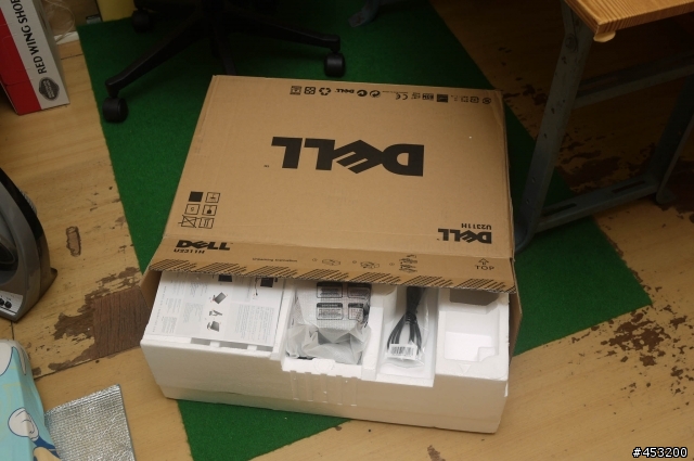 [開箱] DELL U2311H~ 6/2 持續補圖  6/1新增AL2032對照