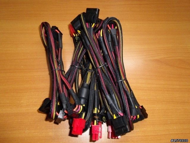 高瓦數模組化的新選擇 Thermaltake Toughpower XT 775W 簡單開箱
