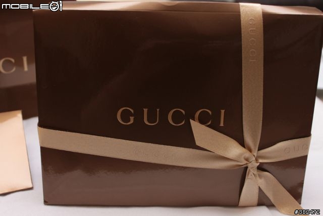[開箱分享] Gucci 2010 iphone 最新手機皮套 頭暈暈腳軟軟 衝動入手開箱