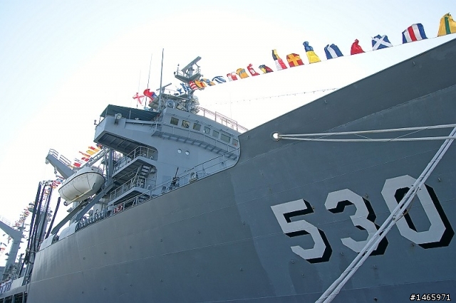 乘長風~破巨浪~我海軍~勇向前航......海軍敦睦艦在安平商港!!!