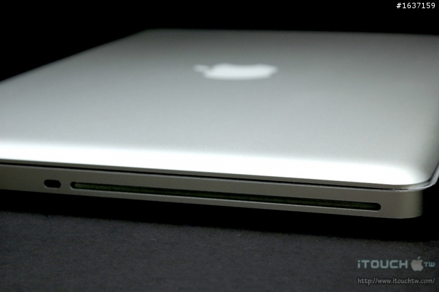 [分享]開箱文-MacBook Pro 15" i7 霧面螢幕