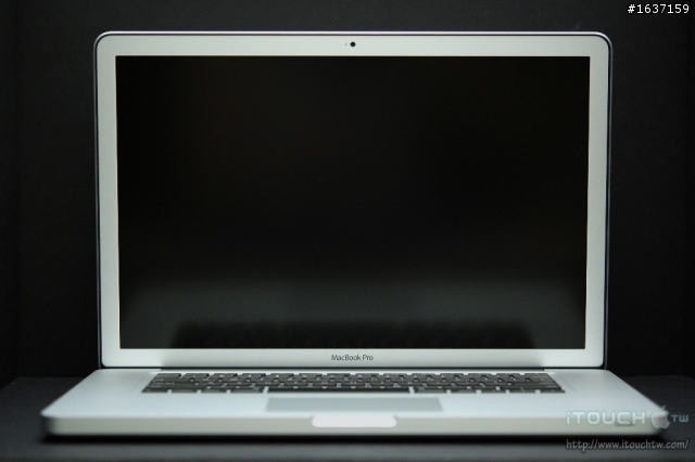 [分享]開箱文-MacBook Pro 15" i7 霧面螢幕