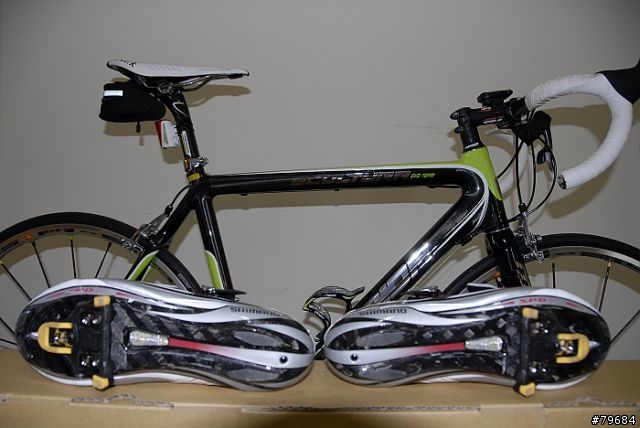 MERIDA 2009 SCULTURA 909-EVO 開箱拉+SIHMANO 熱朔鞋+頂天立地架