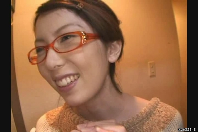 這是志玲姐姐嗎？素顏戴眼鏡
