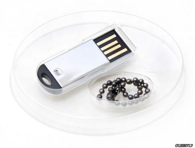 [開箱] bling bling迷你隨身碟入手！廣穎電通Touch 830分享