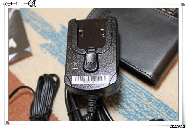 [開箱]BOLD 9700入手+LUXA2 H2手機支架+iTech FM藍芽耳機