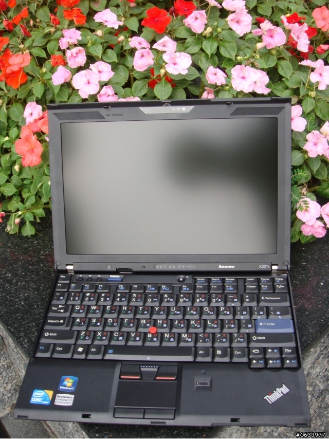 [開箱]ThinkPad X201i KCV 小黑風潮~~都會謎情