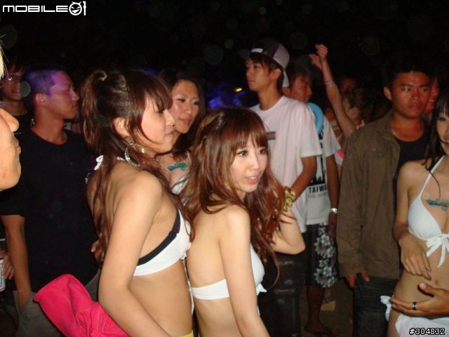 [遊記]遲來的遊記-2010.4.3~4-墾丁愛派網比基尼派電音派對(圖超多)