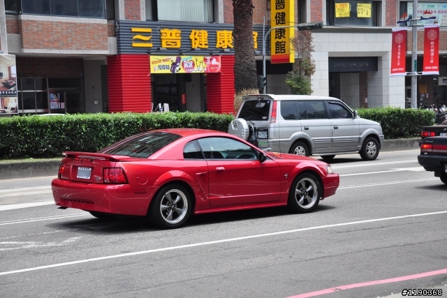 全台唯一跑車~~~再度現身!