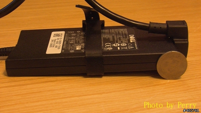 Dell Studio 1458我家的黑貓來開箱也是我的第一篇開箱文