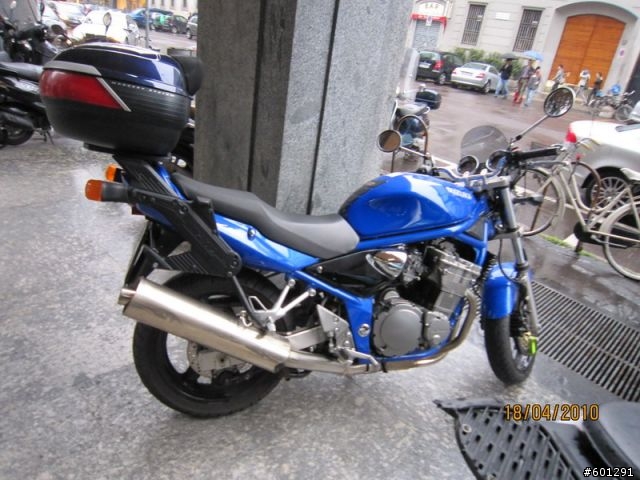 義大利米蘭 街上隨手拍到的機車