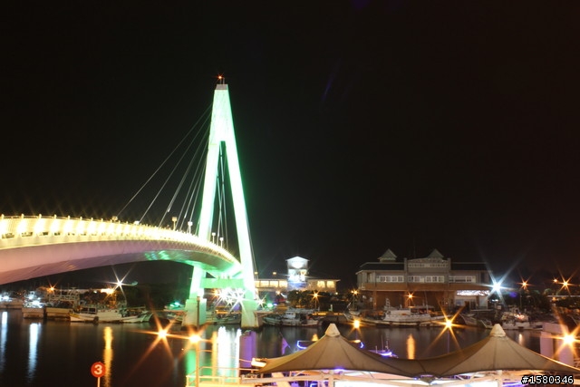 我的 Canon 550d 新手拍照！！淡水漁人碼頭夜拍！！