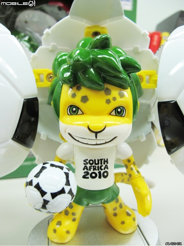 [開箱]世界盃FIFA變形公仔 分享文