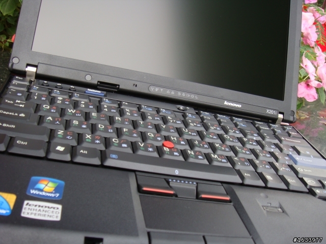 [開箱]ThinkPad X201i KCV 小黑風潮~~都會謎情