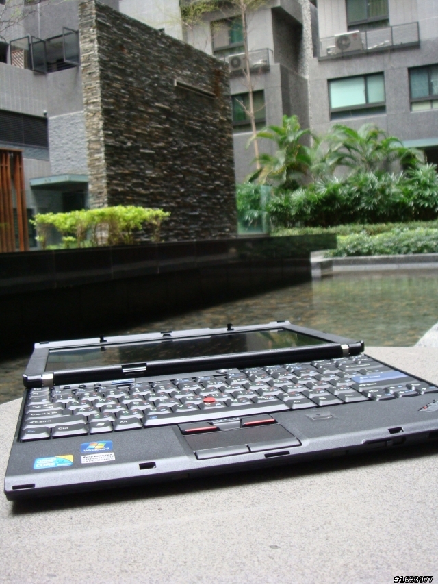 [開箱]ThinkPad X201i KCV 小黑風潮~~都會謎情