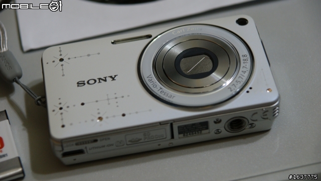 [開箱]母親節快樂 !~SONY Cyber-shot W350D 流星白