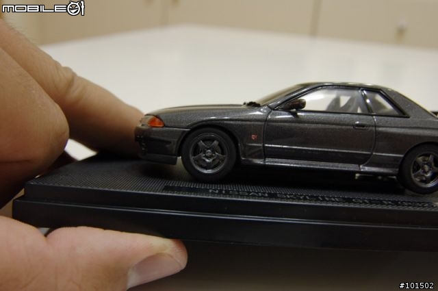 1/43 的 EBBRO 與 HPI 的比較圖