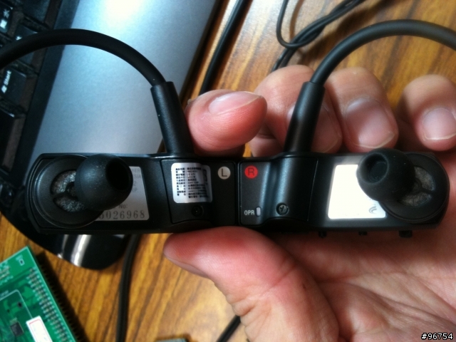 [開箱]Sony NWZ-W252 無線隨身聽簡陋開箱..