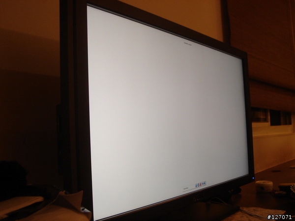 Dell U2711 疑問！