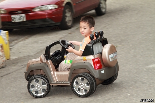 上星期訂的，全世界最省能的吉普車到了…開箱分享