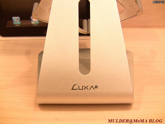 [MoMo桑分享] LUXA2 H4 Holder:iPad 最棒的iPad桌上立架/支架 !!