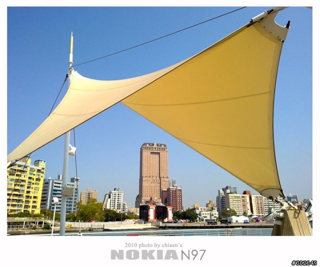NOKIA N97 拍照蓋大樓...蓋得起來嗎?