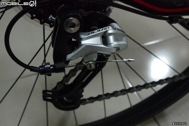 有著公路車大腳的登山車－GIANT ROAM1