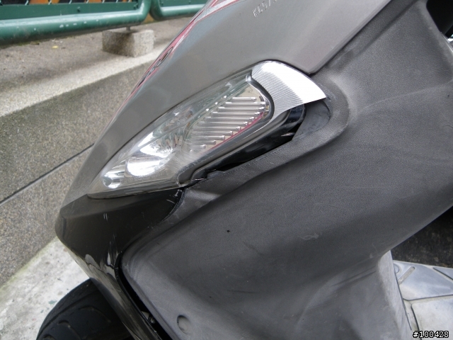 慘~這樣還有救嗎 ? R1-125的車殼更換問題