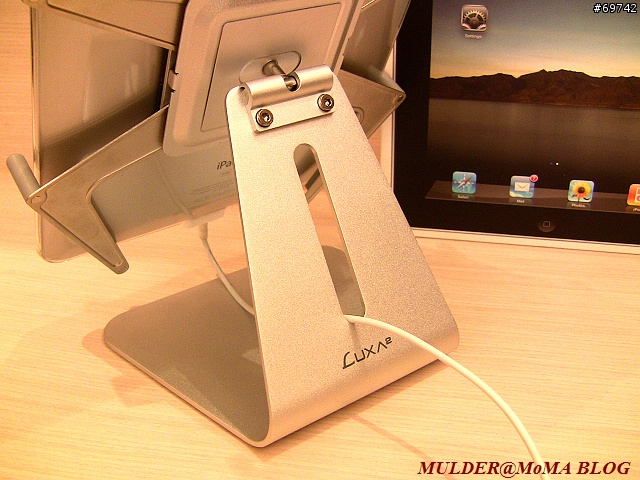 [MoMo桑分享] LUXA2 H4 Holder:iPad 最棒的iPad桌上立架/支架 !!