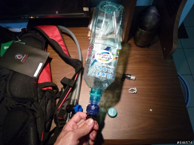 (開箱文)你還在用只能裝水的水袋嗎?(已PO在哪裡買的，我也回到手累了...^^")