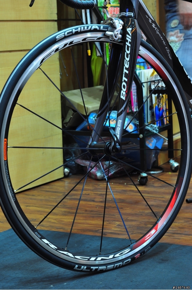 [分享] BOTTECCHIA SP9 CAMPAGNOLO CHORUS FRAME 〝48〞 ROAD BIKE