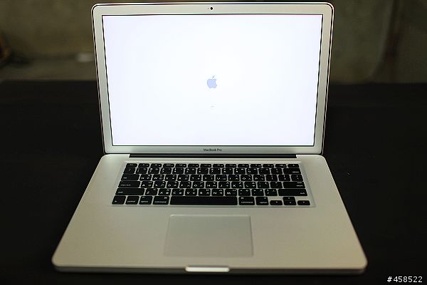 終於輪到我PO開箱文了..15" i7 霧面螢幕